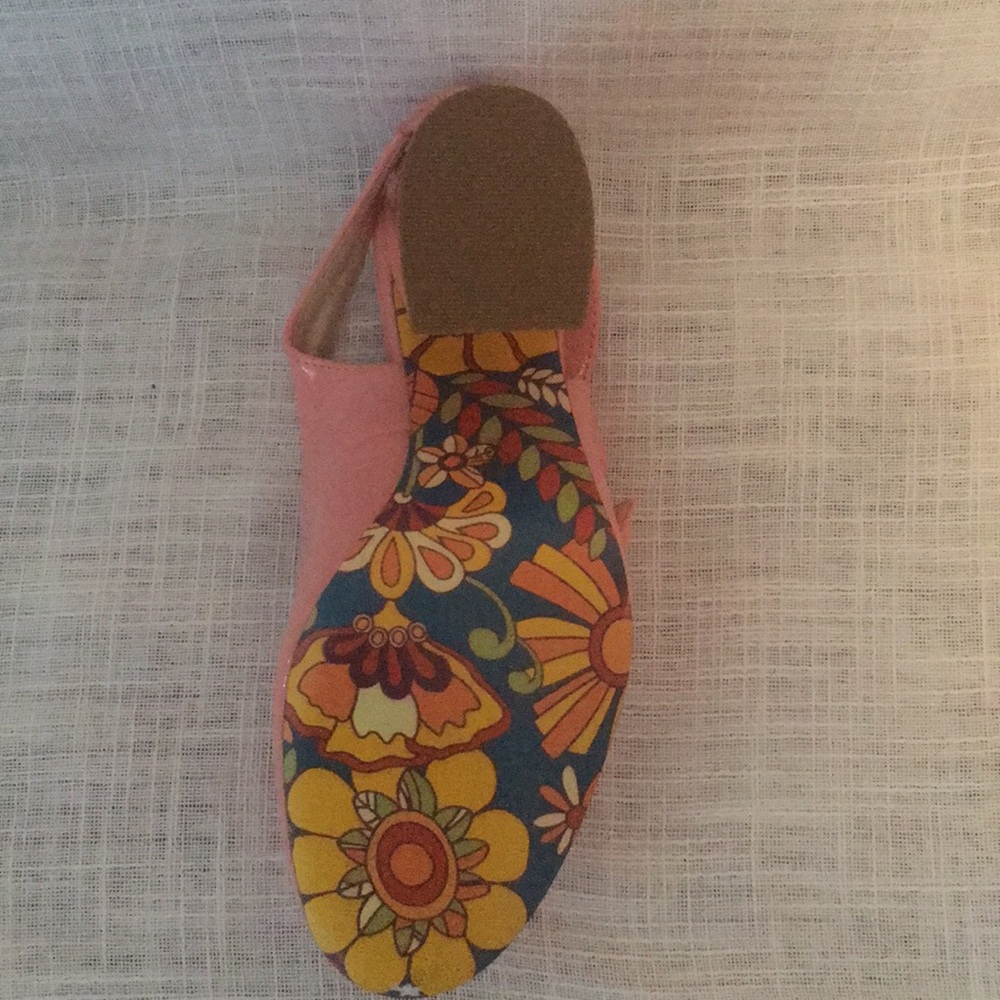 Pink Shoes Flower Designed Sole NEW Heels Pink Patent Shoes NEW!